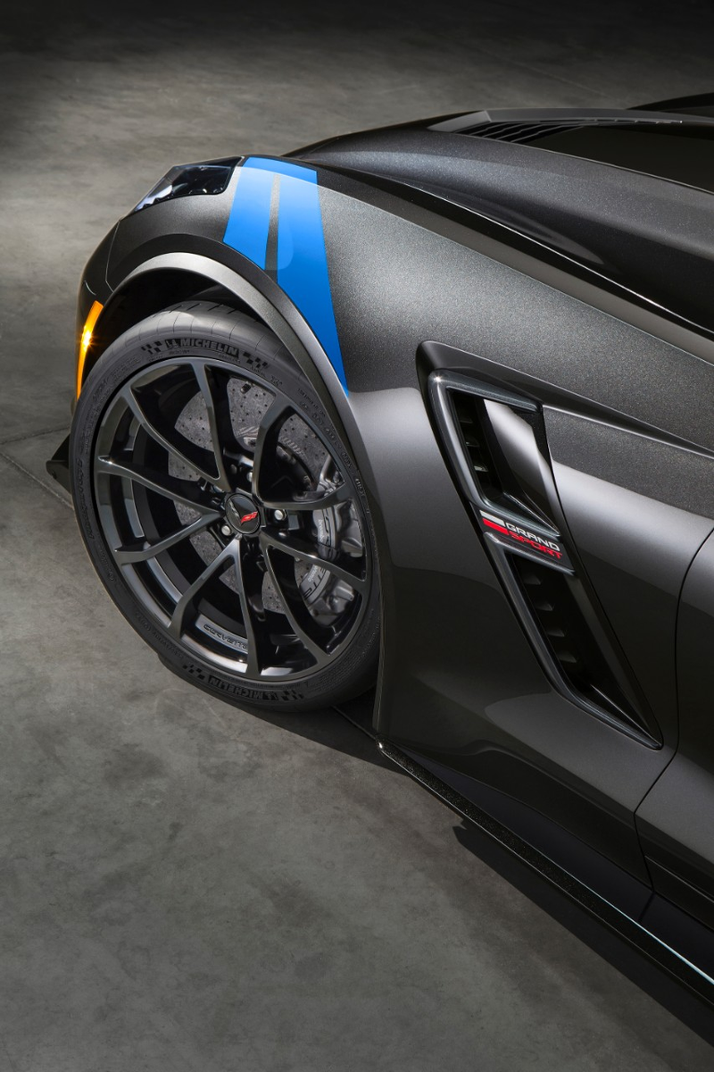 Illustration for article titled The 2017 Corvette Grand Sport Is A Track-Tastic Z06 Without A Supercharger